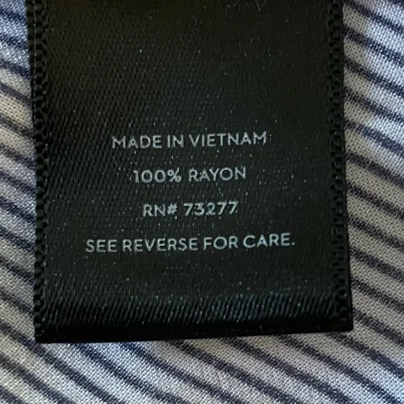 Simply Vera Wang Women’s Asymmetrical Blue Striped Blouse Size M - Picture 12 of 13